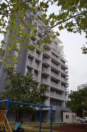 Green apartment in Digomi Massive